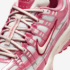 NIKE P-6000 WHITE SLIT RED PEONY (Women's)